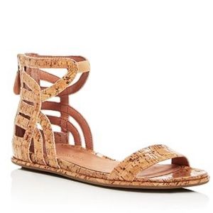NWOT GENTLE SOULS “Larisa” sandals